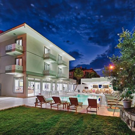 Ege Tulip Cesme Hotel Bagian luar foto